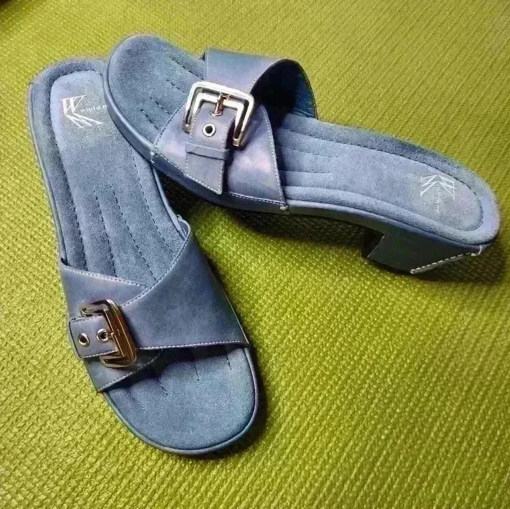 White Mt. Women's low heels,  slip-on buckle straps blue leather suede sz 8.5